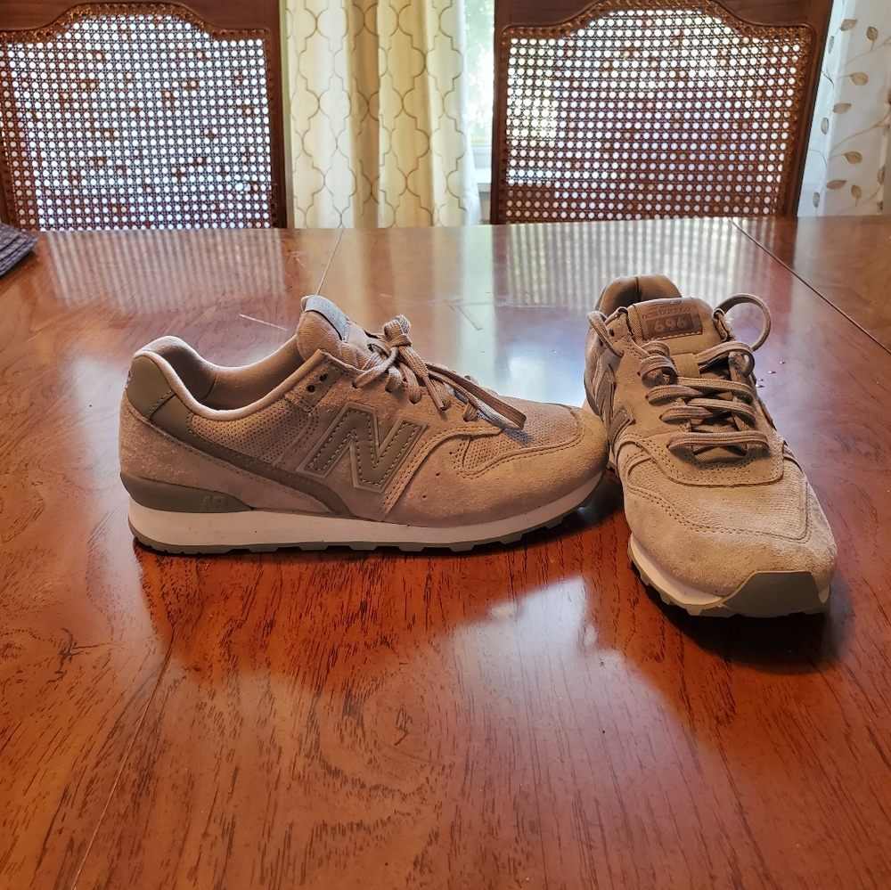 New Balance 696 Grey, Suede, Size 7 Womens